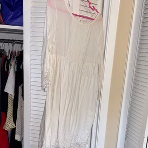 Ingrid & Isabel White maternity Dress